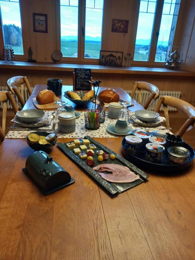 Bed and Breakfast Les Abeilles Romont Экстерьер фото