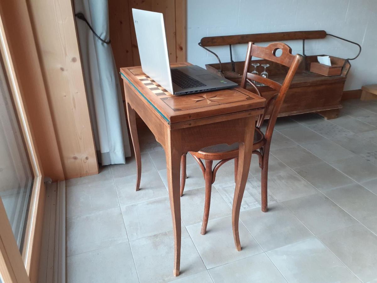 Bed and Breakfast Les Abeilles Romont Экстерьер фото